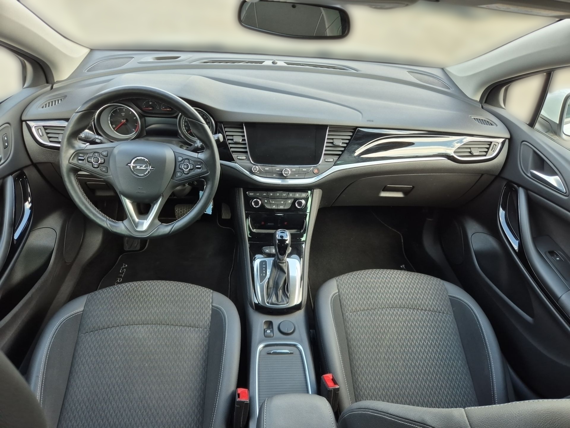 Astra Sports Tourer Innovation 1.4