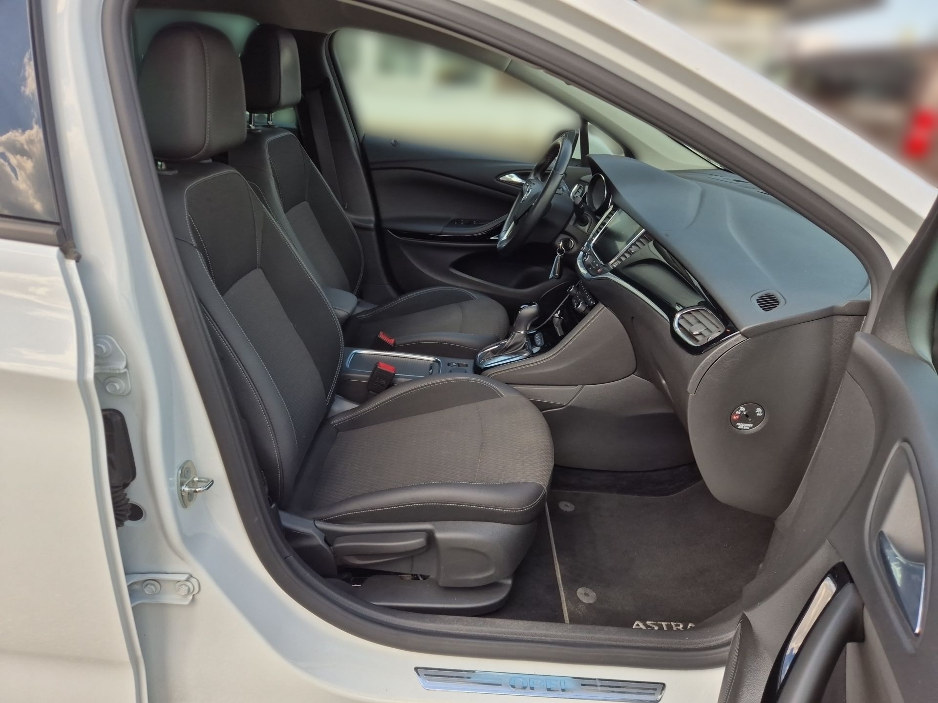 Astra Sports Tourer Innovation 1.4