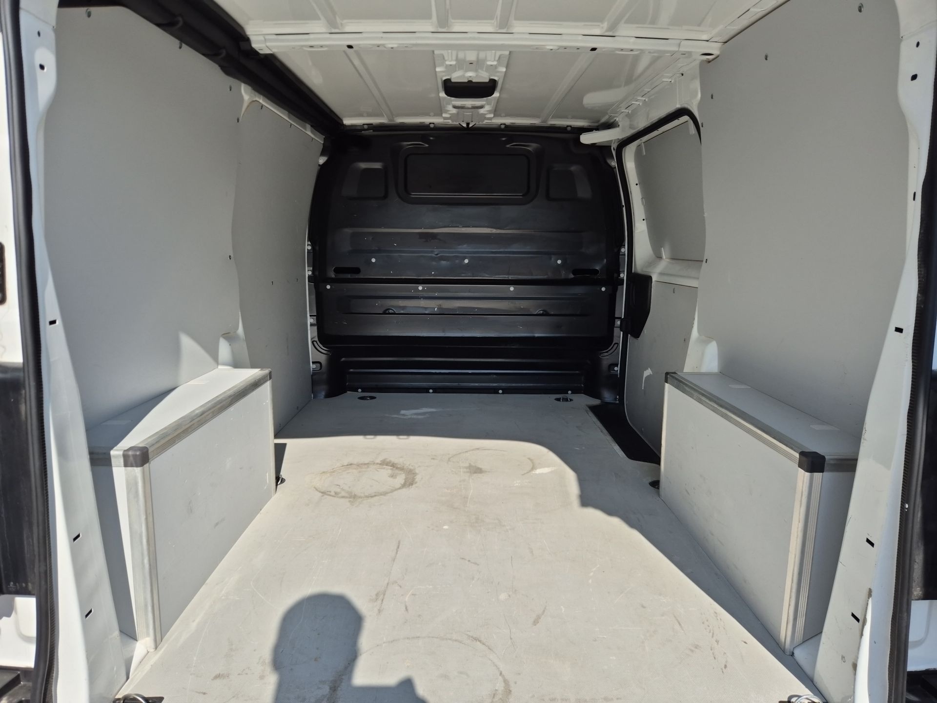Vivaro-E Cargo Elegance 