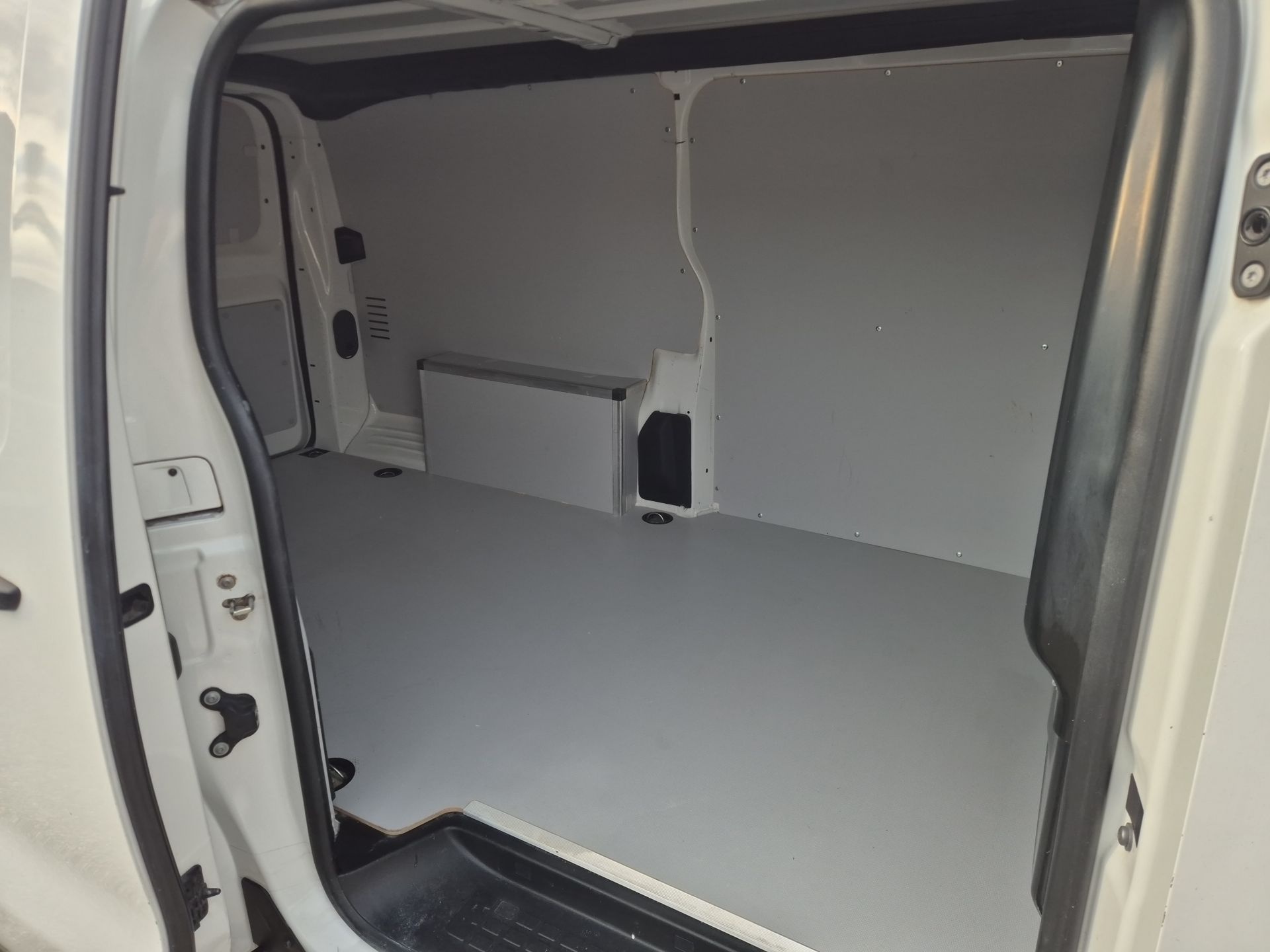 Vivaro Cargo Elegance 2.0