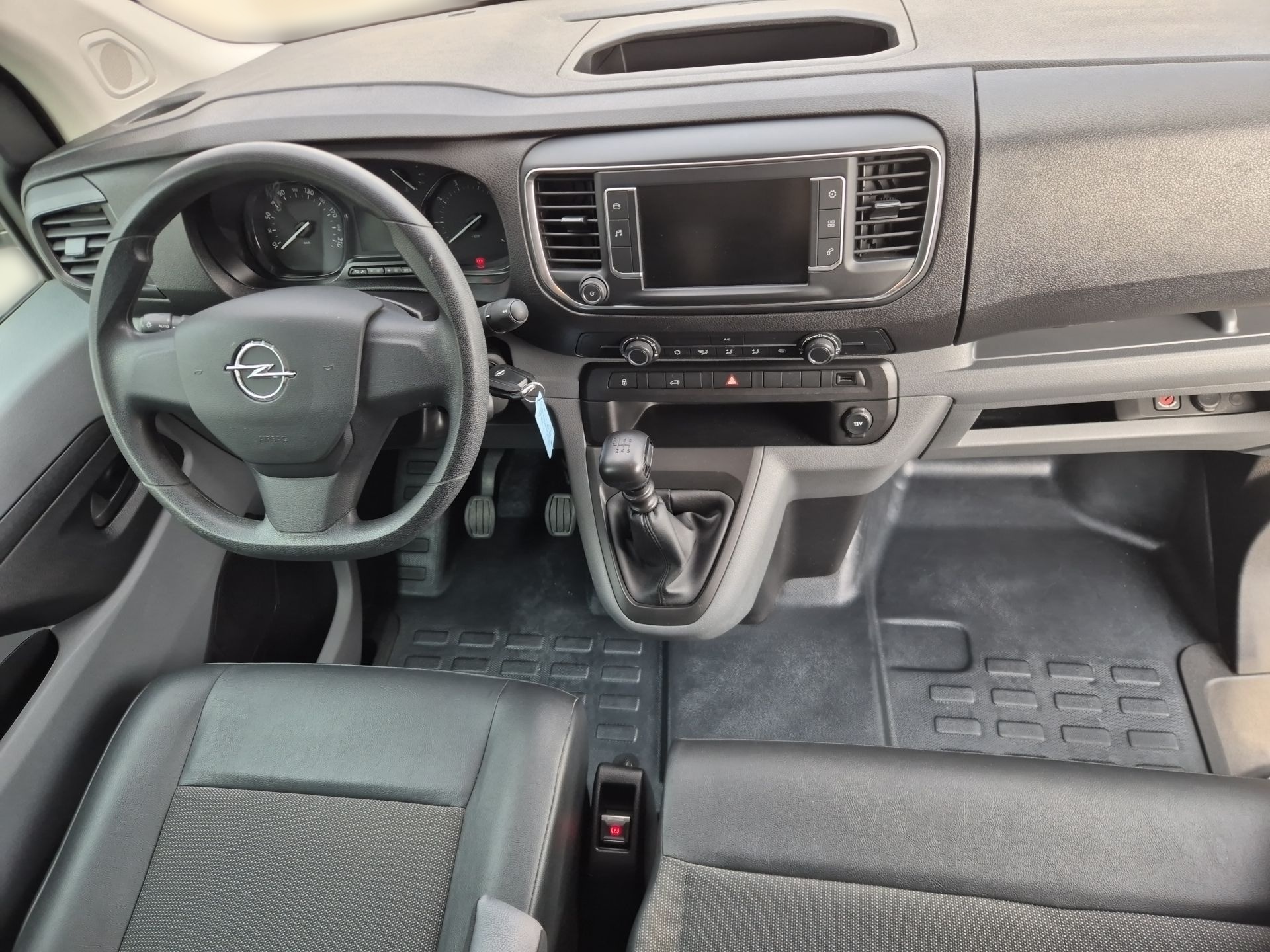 Vivaro Cargo Elegance 2.0