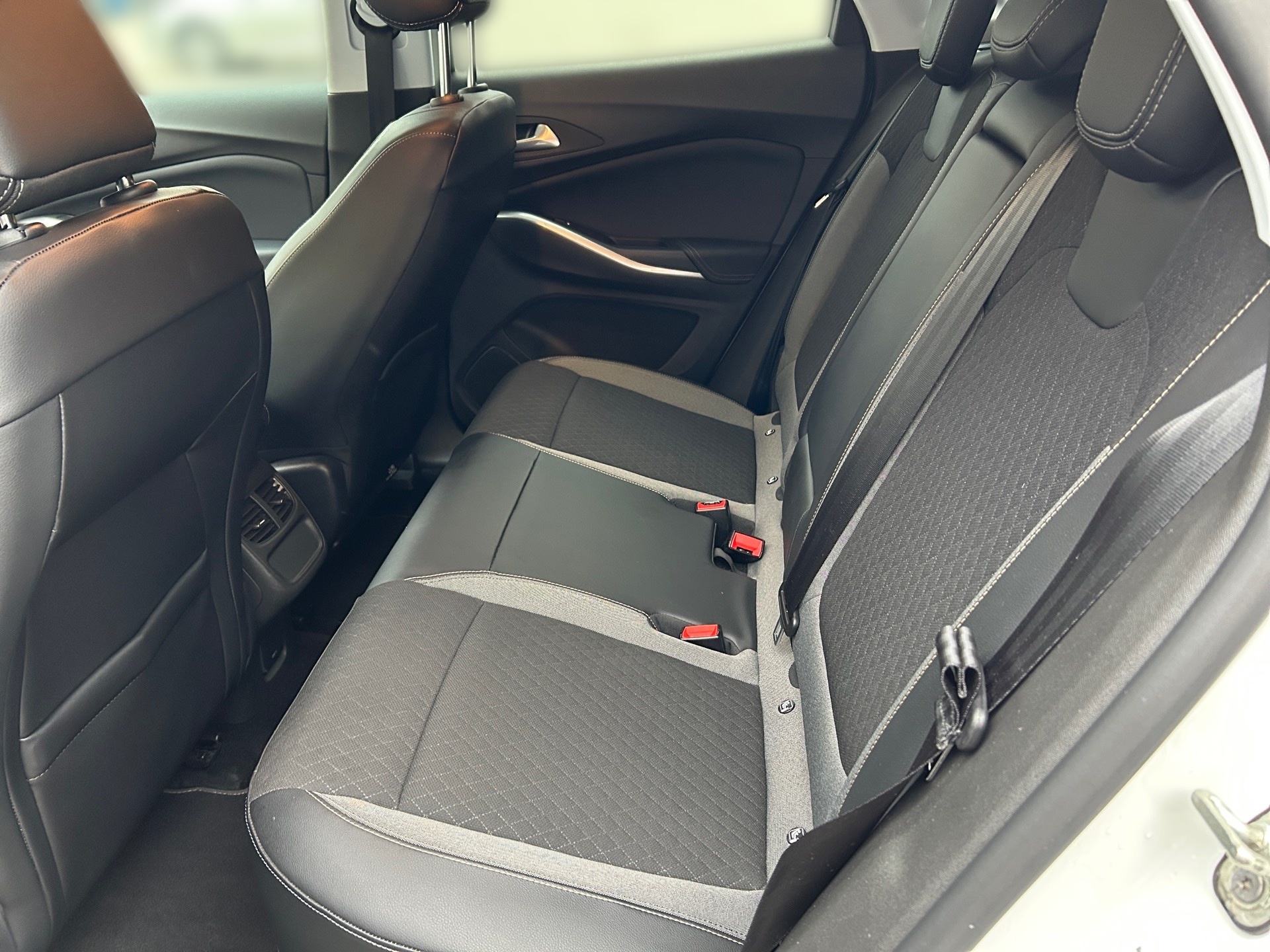 Grandland Business Elegance 1.6