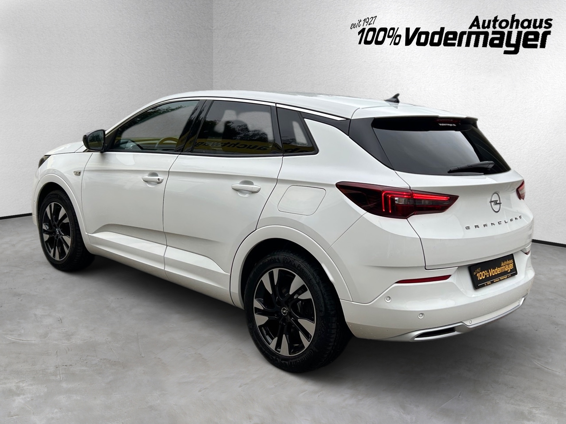 Grandland Business Elegance 1.6