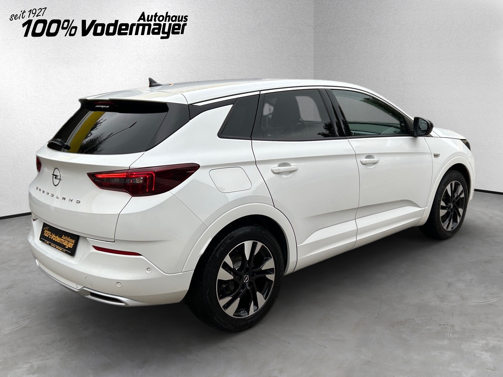 Grandland Business Elegance 1.6