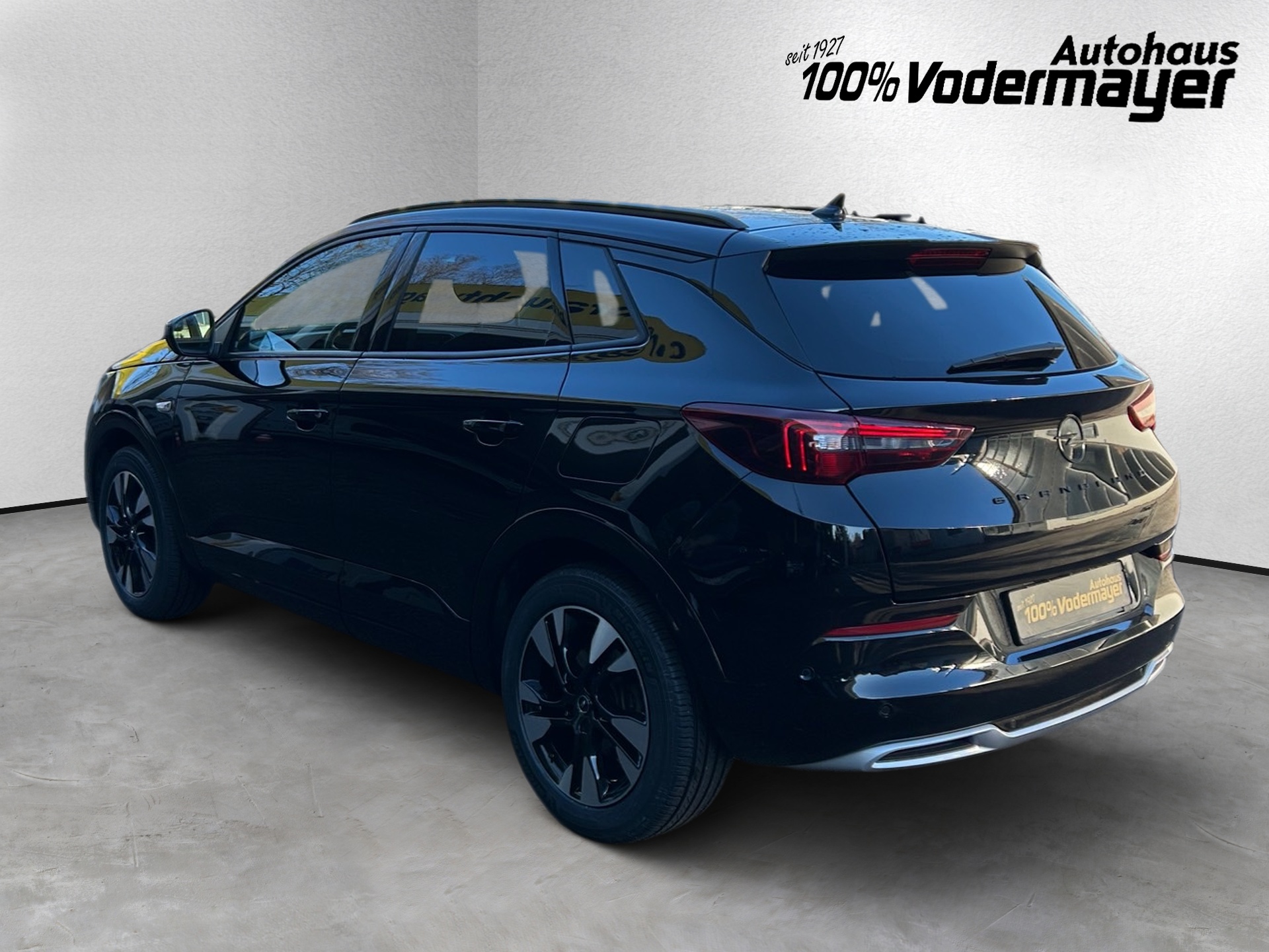 Grandland Ultimate Hybrid 1.6