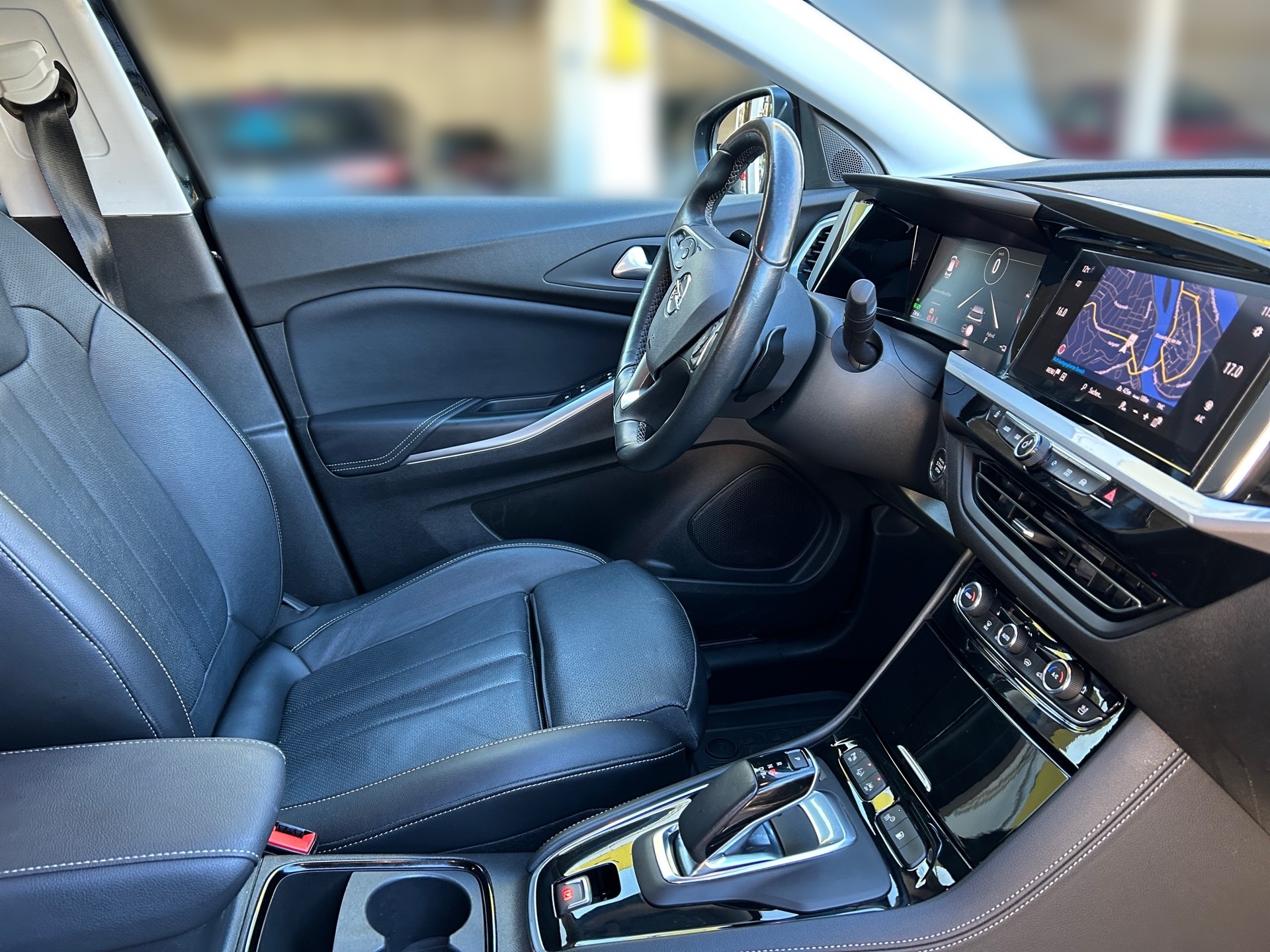 Grandland Ultimate Hybrid 1.6