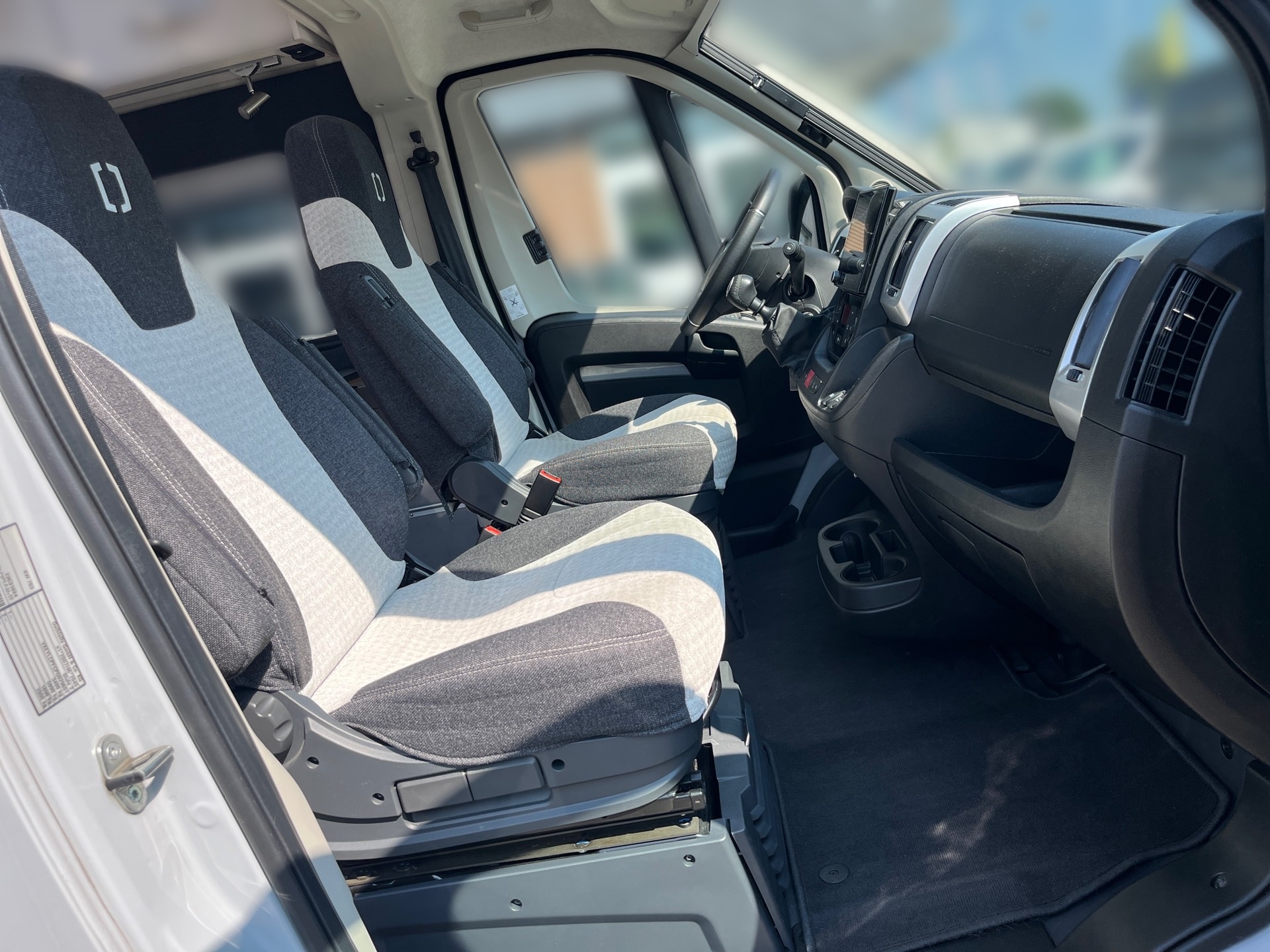 Camper Van Full 600 2.2 mit Aufstelldach